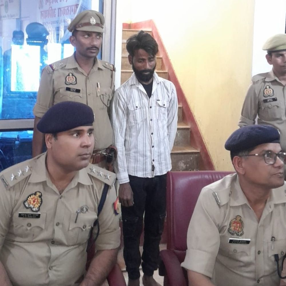 हाथरस में लाखों की चोरी का खुलासा:एक शातिर बदमाश गिरफ्तार, चोरी किए गए सभी आभूषण बरामद