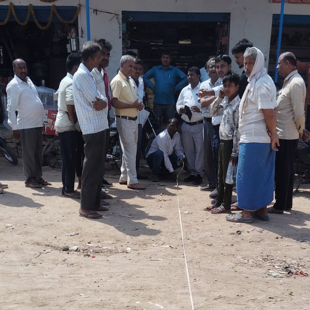 लालानगर टोल प्लाजा पर फुटओवर ब्रिज निर्माण के लिए नपाई:सांसद डॉ. विनोद बिंद ने नितिन गडकरी से की थी निर्माण की मांग