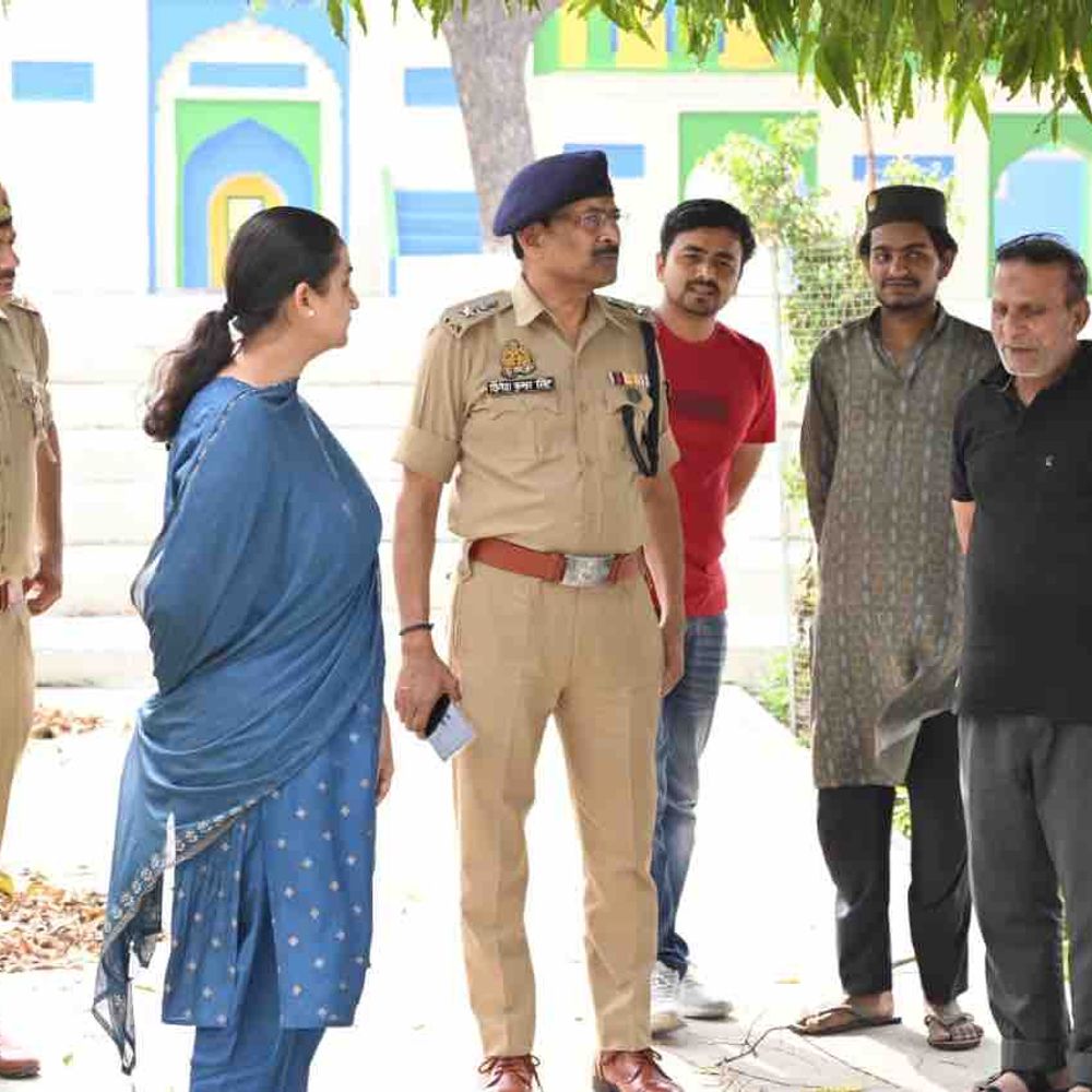 ईद-उल-फितर से पहले डीएम-एसएसपी ने ईदगाह का किया दौरा:तैयारियों का जायजा लिया, शांतिपूर्ण त्योहार की अपील की