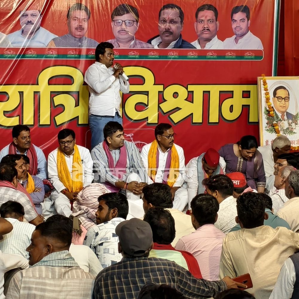इटावा में सपा का ‘रात्रि विश्राम’ अभियान तेज:गांव-गांव पहुंच रहे जिपं अध्यक्ष अभिषेक यादव; 2027 की तैयारी के संकेत