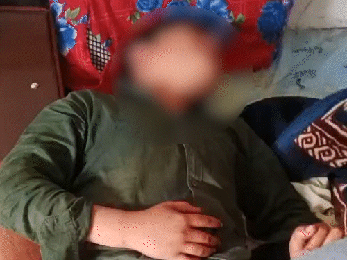 
                 शामली में दो नाबालिगों को नग्न कर पीटा, VIDEO:दरोगा के बेटे पर अपहरण-मारपीट का आरोप, SP से कार्रवाई की मांग 
            