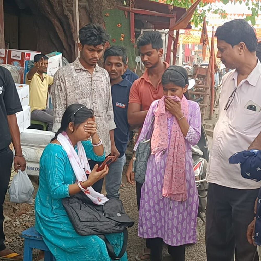 किशनगंज में क्लास जाती छात्रा को जड़ा थप्पड़:  युवती बोली- भागते हुए आया, पीछे से वार किया, आरोपी फरार, पुलिस तलाश में जुटी – Kishanganj (Bihar) News