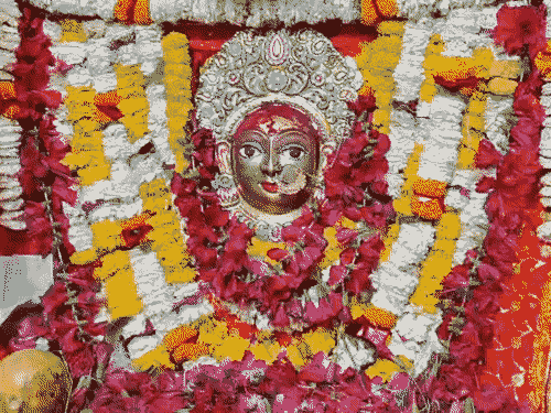 
                 नवरात्र प्रथम दिन; माता-शैलपुत्री के दरबार में उमड़े आस्थावान, VIDEO:मां कुष्मांडा का स्वर्ण श्रृंगार, मंदिरों में लग रहे माता के जयकारे 
            