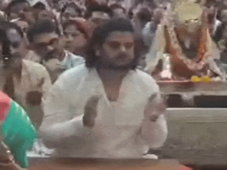 प्रसिद्ध पार्श्वगायक विशाल मिश्रा महाकाल की शरण में:भस्म आरती में शामिल हुए, नवसंवत्सर पर शाम को देंगे प्रस्तुति