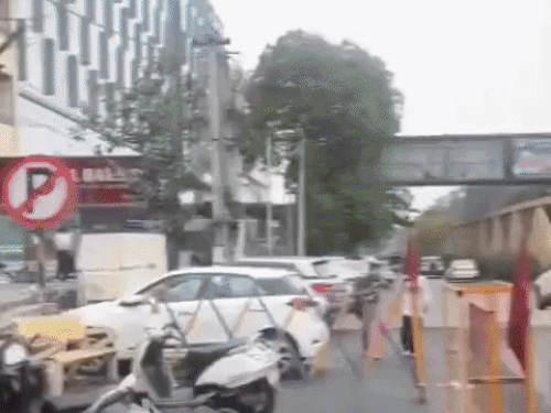 अमृतसर में गाड़ी चालान पर हाई वोल्टेज-ड्रामा:  नॉवेल्टी चौक पर बिना सूचना कार्रवाई पर पुलिस व युवक में बहस, वीडियो वायरल – Amritsar News