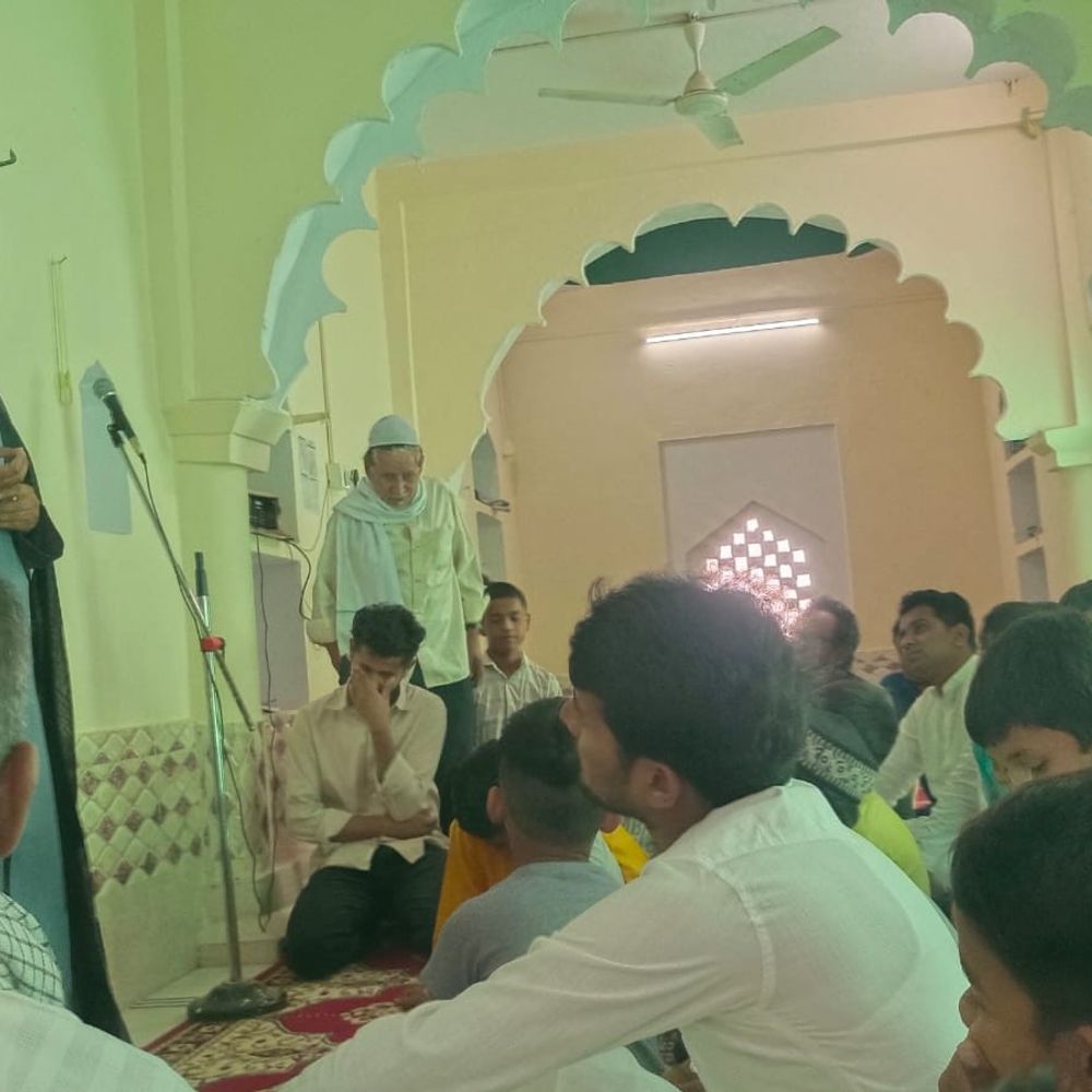 अलविदा जुमा की नमाज हुई अदा, ईद की तैयारी शुरू:मौलाना मोहम्मद अहमद बोले- कमजोर पर अत्याचार से बचें