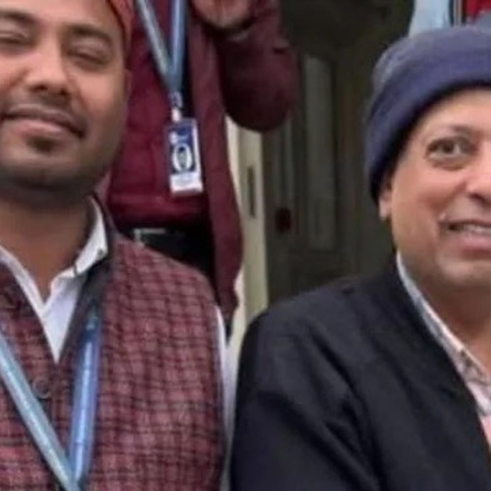 बदायूं HPCL हत्याकांड: दोनों अफसरों का सामान परिजनों को सौंपा:सुधीर गुप्ता के पास मिले ₹19,410 और घड़ी; हर्षित के बैग से अंगूठी, ब्लूटूथ, दस्तावेज बरामद