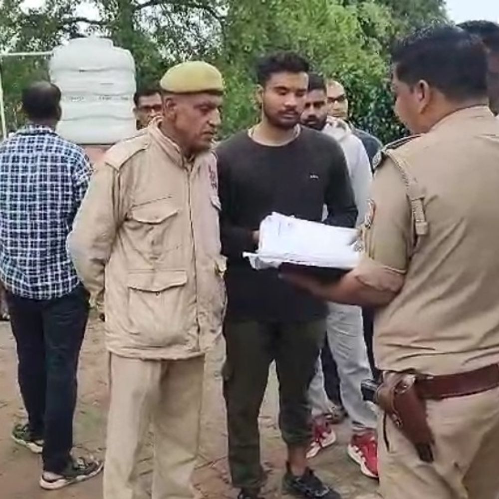 हापुड़ में कृषि लेक्चरर की मौत:कॉलेज के कमरे में पड़ा मिला शव, पुलिस ने आत्महत्या की आशंका जताई