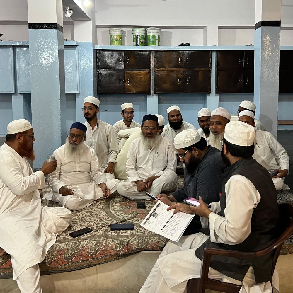 झांसी में आज फिर से होगी अलविदा जुमा की नमाज़:चैत्र नवरात्र के बीच पुलिस ने बढ़ाई सुरक्षा, ईदगाहों में कल पढ़ी जाएगी ईद की नमाज़