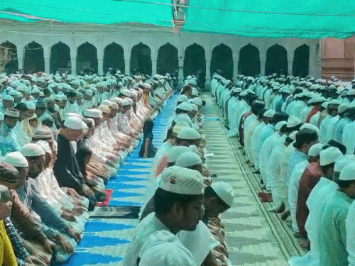 अलविदा जुमा की नमाज को लेकर पुलिस प्रशासन अलर्ट:शहर में 18 ईदगाह और 375 मस्जिदों में पढ़ी जाएगी नमाज, ड्रोन-सीसीटीवी कैमरे से निगरानी