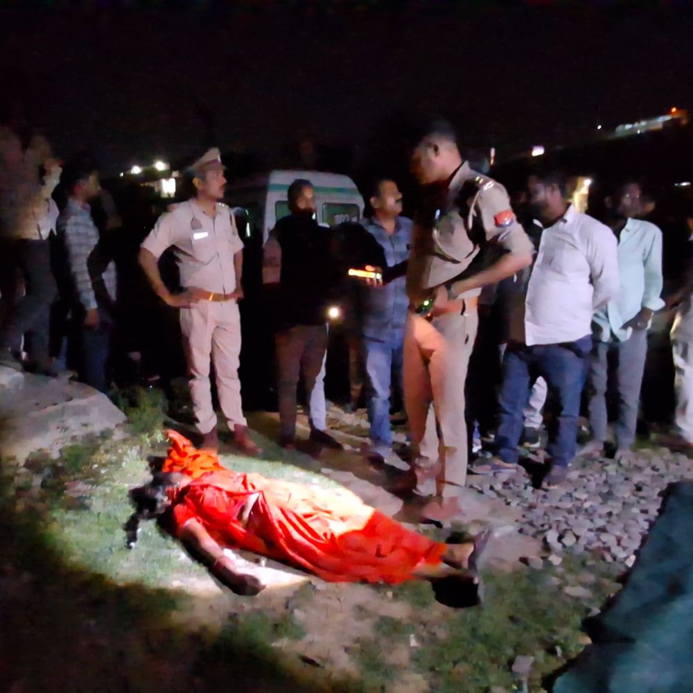 गाजीपुर में मालगाड़ी से कटकर महिला की मौत:सिटी रेलवे स्टेशन के पास हादसा, बलिया से वाराणसी जा रही थी गाड़ी