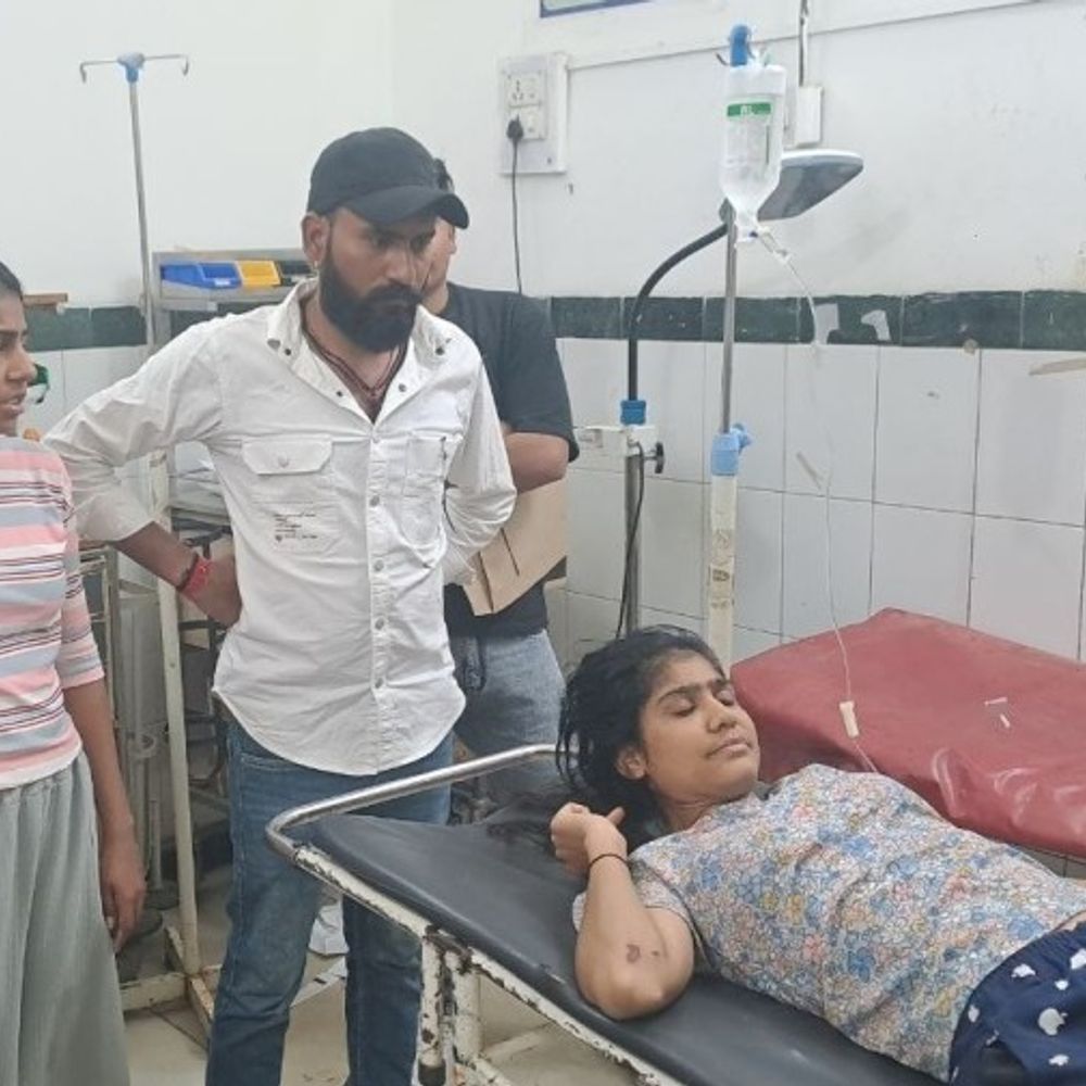 पाली में सड़क हादसे में लड़की का पैर टूटा:  तेज रफ्तार से आ रहे बाइक सवार ने मारी टक्कर, हॉस्पिटल भर्ती – Pali (Marwar) News