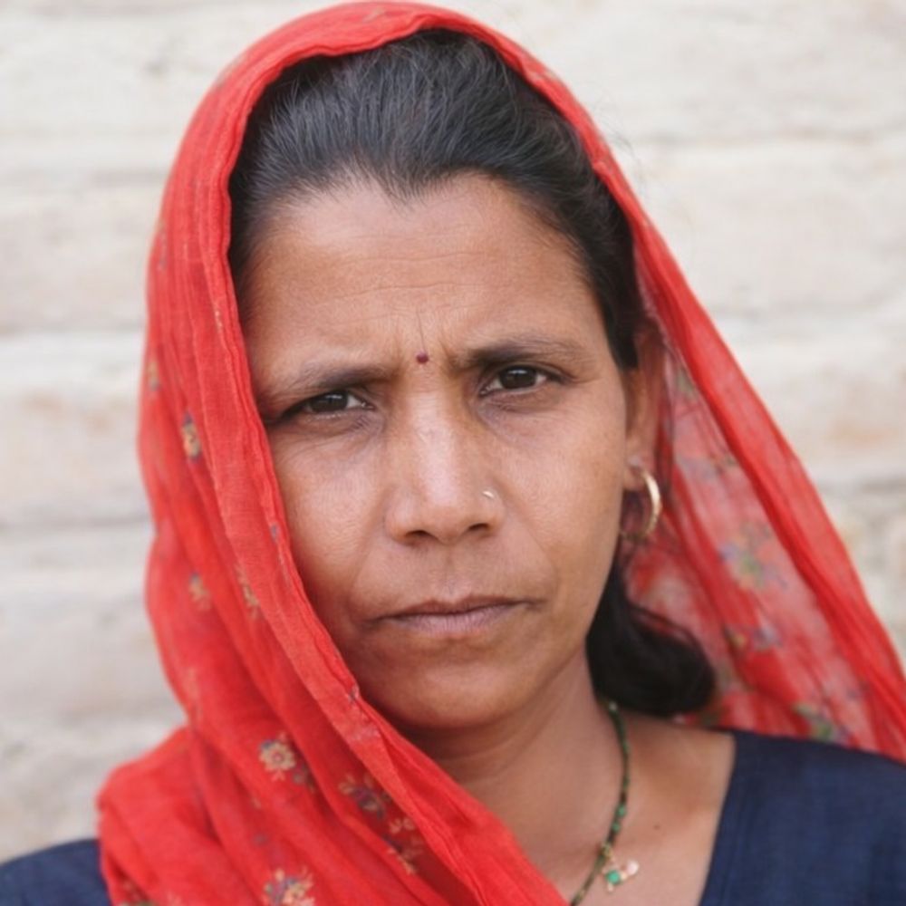 खेत में महिला की तबीयत बिगड़ी:जालौन में इलाज के दौरान तोड़ा दम, पुलिस ने जांच शुरू की