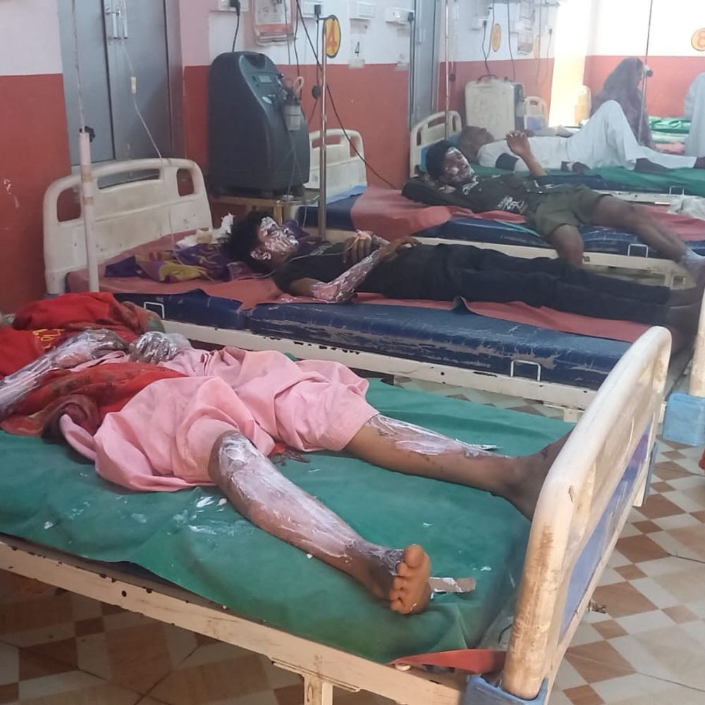 लुधियाना में सिलेंडर लीकेज से चार लोग झुलसे:रिश्तेदार सभी को हरदोई लेकर आए, फैक्ट्री में काम करने गए थे