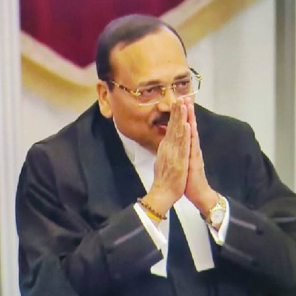 CJI सूर्यकांत ने सुनवाई से खुद को अलग किया:बोले- हितों के टकराव का आरोप लग सकता है, चुनाव आयुक्तों की नियुक्ति समिति का मामला