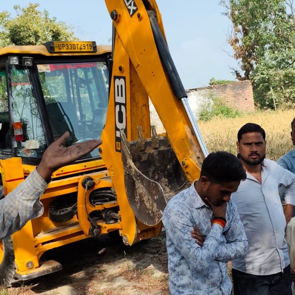 रायबरेली में उच्च न्यायालय के आदेश पर अवैध अतिक्रमण हटाया:50 साल से अधिक समय से कब्जा किए गए मकान ध्वस्त, राजस्व और पुलिस टीम ने कार्रवाई की