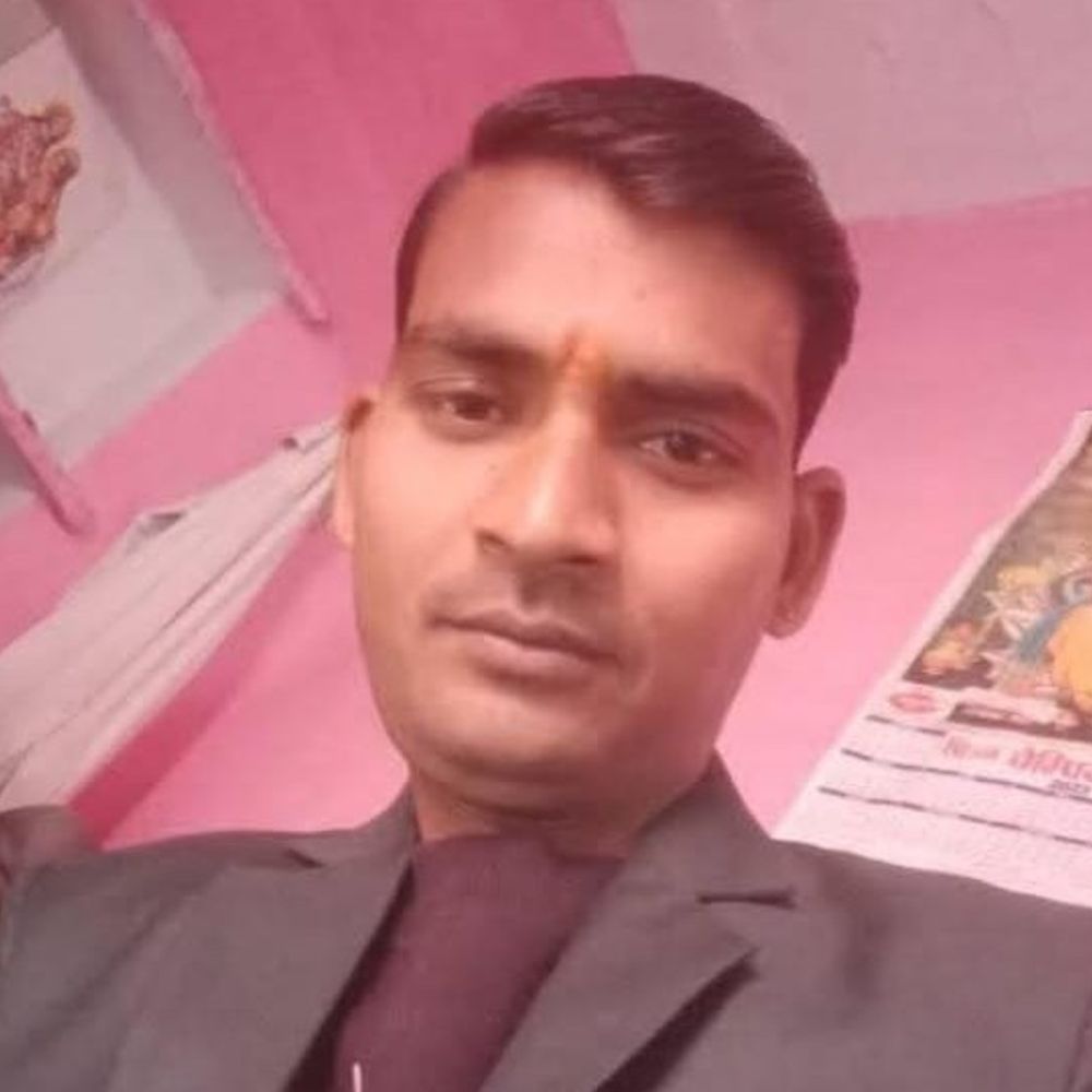 महोबा में गुटखा थूकते समय ट्रेन से गिरा युवक, मौत:मेमो ट्रेन से गिरा, यात्रियों ने चीख-पुकार सुनकर ट्रेन रुकवाने की कोशिश