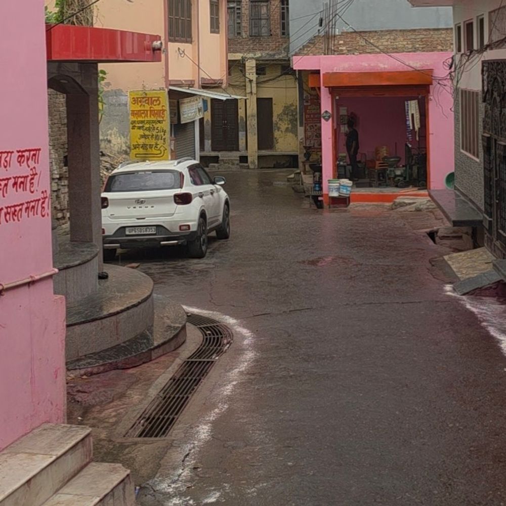 संभल में बूंदाबांदी से बदला मौसम:AQI घटकर 78 सूचकांक पहुंचा, न्यूनतम 15 डिग्री सेल्सियस; लोगों ने जलाए अलाव