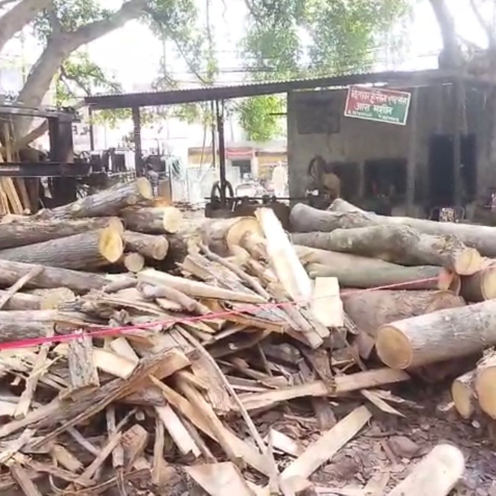 बिजनौर में आरा मशीन की सील तोड़ी:चार आरोपियों पर शहर कोतवाली में केस दर्ज