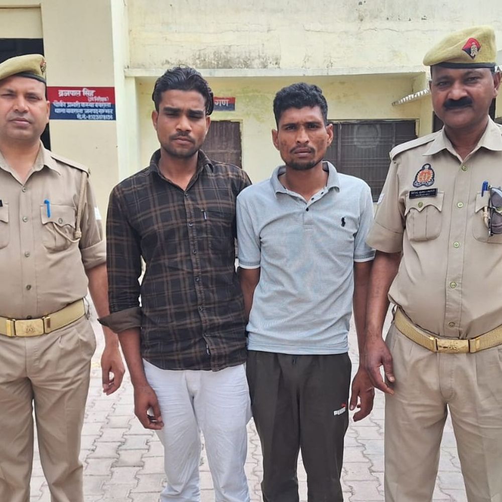 संभल पुलिस पर पथराव के गिरफ्तार दो आरोपी गिरफ्तार:होली पर डीजे बंद कराने को लेकर मारपीट-पथराव किया, 29 पर रिपोर्ट दर्ज