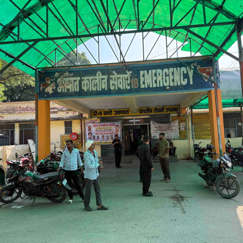 बुलंदशहर में कुट्टू आटे की कचौरी खाने से 38 बीमार:फूड पॉइजनिंग के बाद जिला अस्पताल में भर्ती, खराब आटे की आशंका