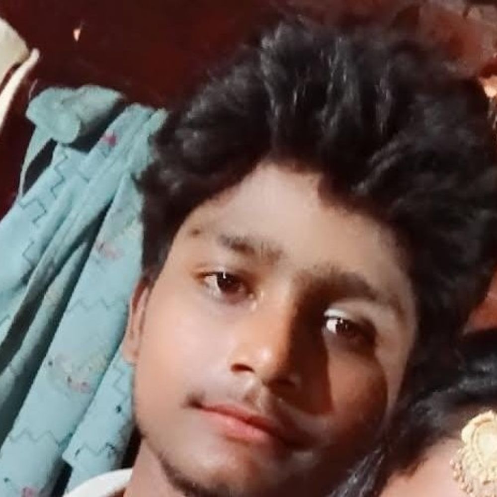 उन्नाव में अज्ञात वाहन की टक्कर से युवक की मौत:बाइक सवार दूसरा युवक गंभीर घायल, जिला अस्पताल रेफर