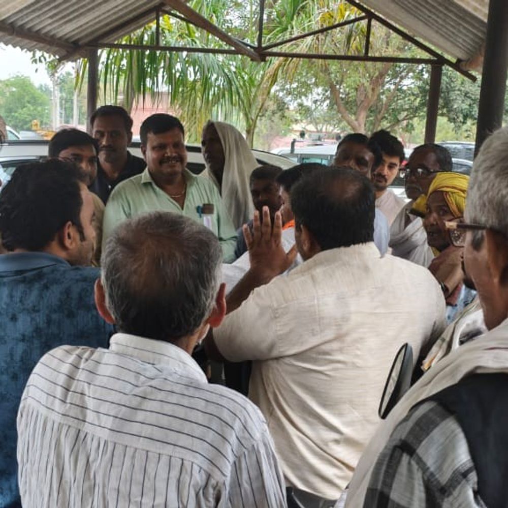 औरैया में जमीन अधिग्रहण का विरोध:ग्रामीणों ने DM को ज्ञापन दिया, प्रक्रिया रोकने की मांग