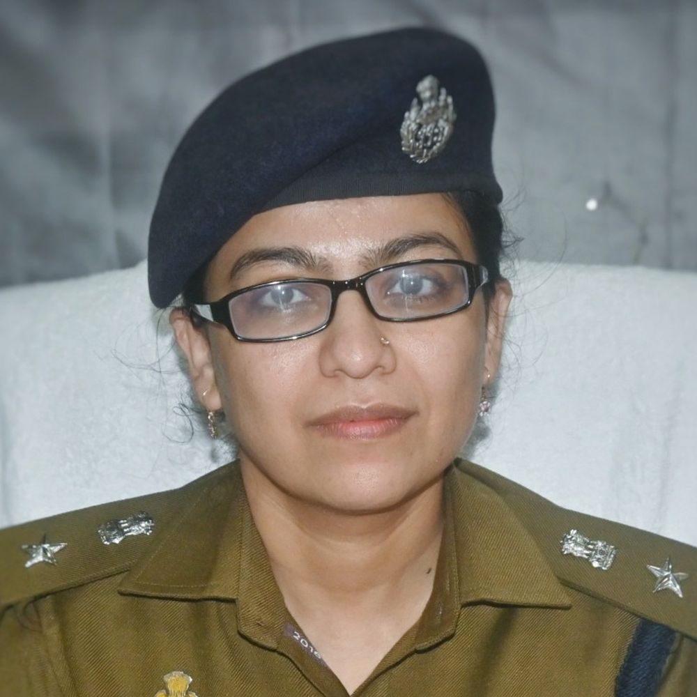 कानपुर देहात में निरीक्षक-उपनिरीक्षक स्तर पर तबादले:एसपी श्रद्धा पांडे ने कई थाना प्रभारियों का किया तबादला