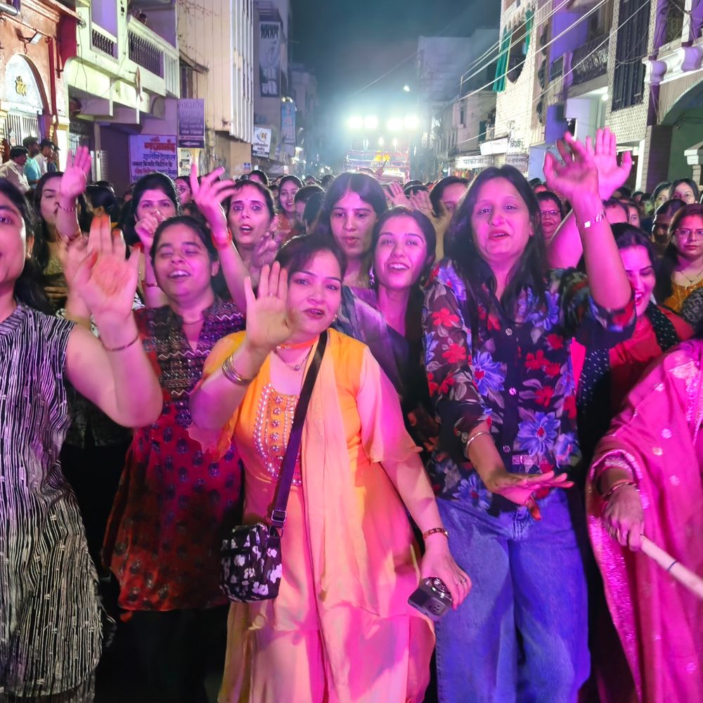 हरदा में आस्था की धूम, झूलेलाल जयंती पर गूंजे जयकारे:  सिंधी समाज ने फहराए केसरिया ध्वज; प्रतिष्ठान बंद रहे, निकाली बाइक रैली और शोभायात्रा – Harda News