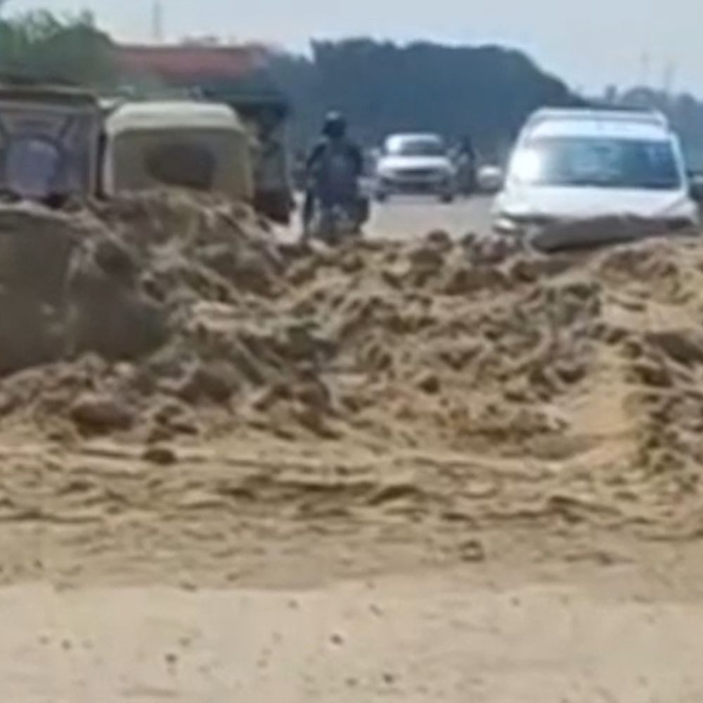 अम्बेडकरनगर में टांडा-कलवारी पुल की मरम्मत में देरी:प्रशासन ने निर्माण कंपनी को जारी किया नोटिस, मार्च अंत तक पूरा करने का आश्वासन