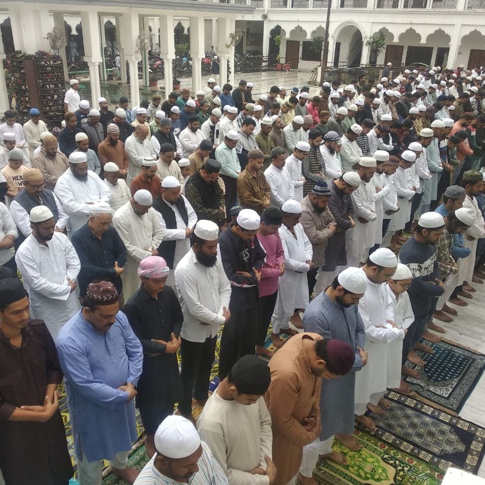 अमरोहा में कल मनाई जाएगी ईद:रमजान के आखिरी जुमे पर अलविदा की नमाज, मस्जिदों में उमड़ी नमाजियों की भीड़