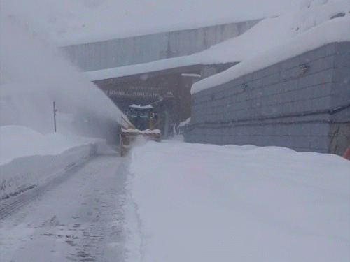 हिमाचल में 3 दिन बारिश-बर्फबारी, तापमान में भारी गिरावट:  कड़ाके की सर्दी, मैक्सिमम टैम्परेचर नॉर्मल से 11.3*C नीचे गिरा, लैंडस्लाइड की घटनाएं बढ़ीं – Shimla News