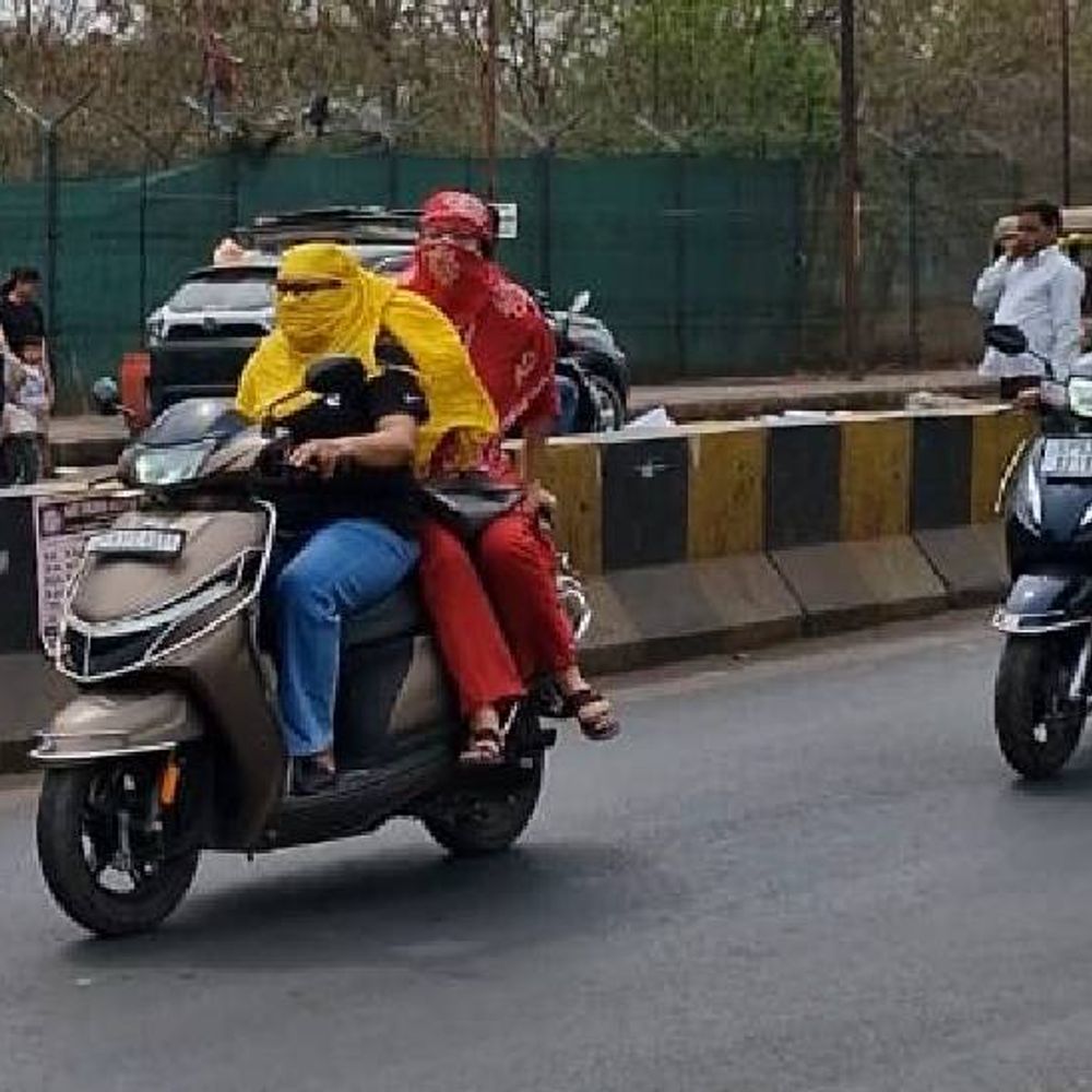 झांसी में 20Km की रफ्तार से चल रही ठंडी हवा:नए पश्चिमी विझोभ से आज और कल बारिश का अलर्ट, पारा 5 डिग्री तक गिर सकता है