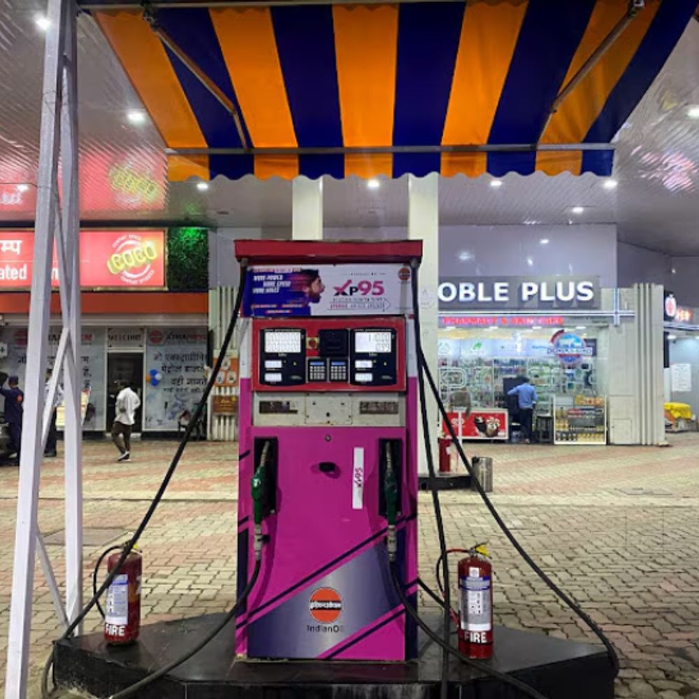 प्रीमियम पेट्रोल ₹2.35 प्रति लीटर तक महंगा:भोपाल में दाम 117 रुपए प्रति लीटर तक हुए, सामान्य पेट्रोल पुरानी कीमत पर ही मिलेगा