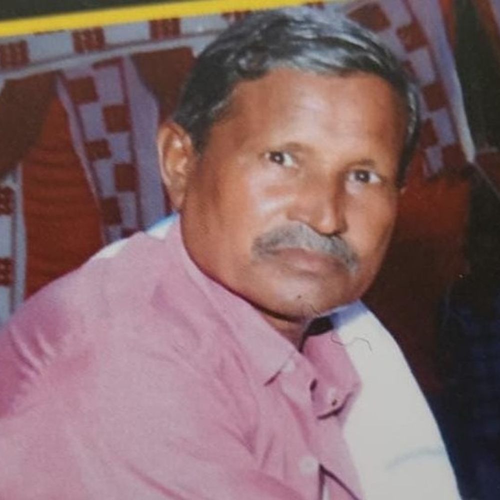 प्रयागराज में आकाशीय बिजली से किसान की मौत:बेटा गंभीर घायल, दो गायों की भी गई जान