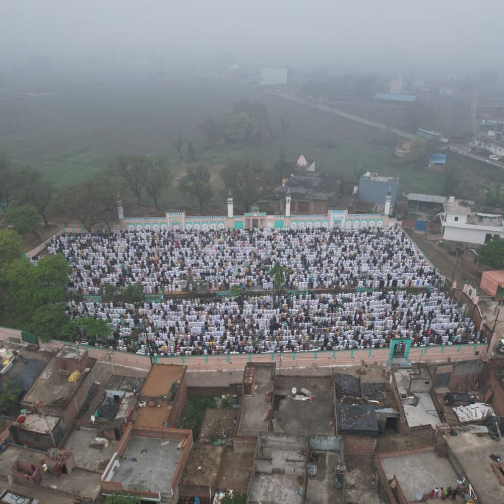 जहांगीराबाद हिंसा के बाद पुलिस ने ड्रोन से की निगरानी:शहर में भारी पुलिस बल तैनात, एसपी देहात ने किया पैदल मार्च