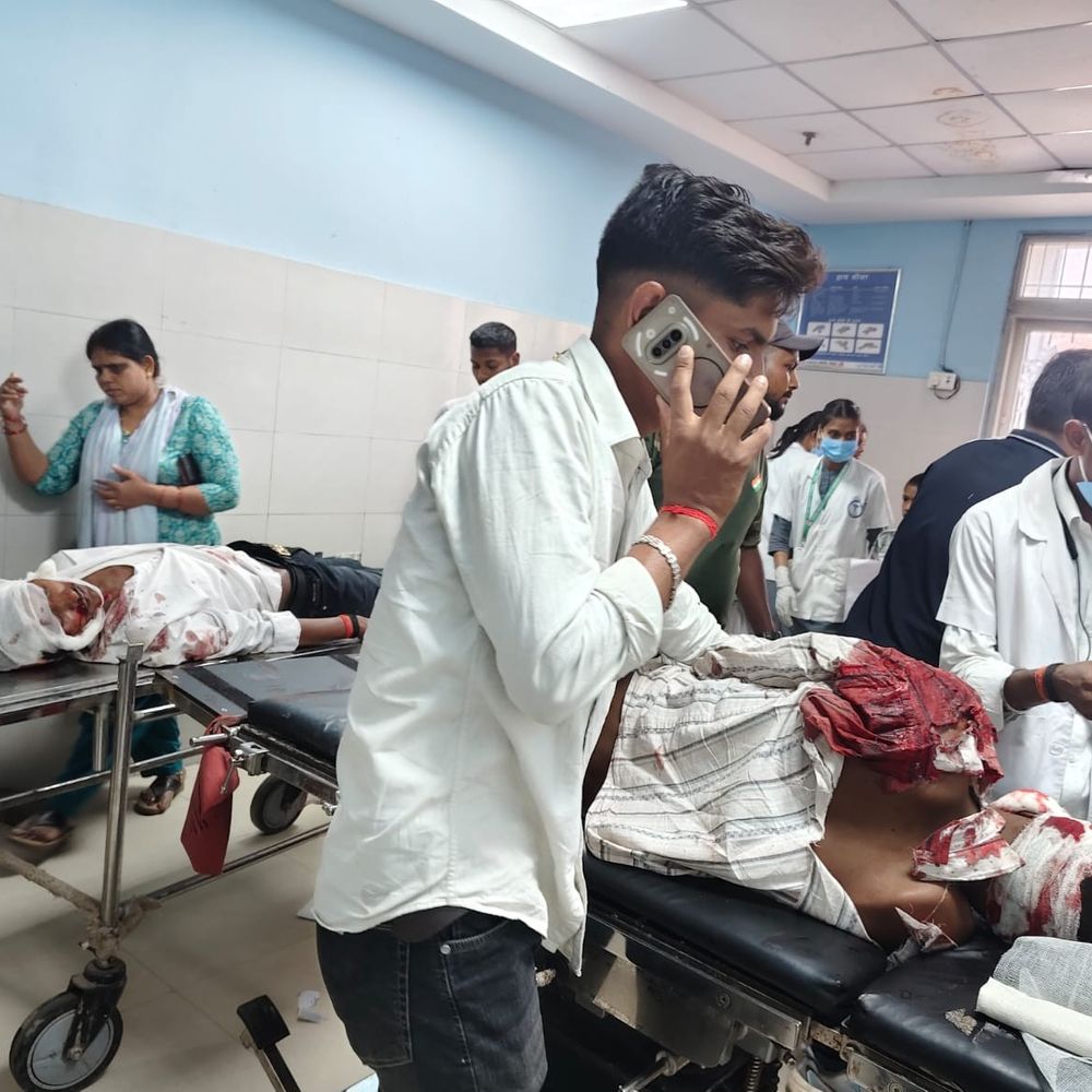 आरा में 2 बाइकों की आपस में टक्कर:हादसे में 4 युवक घायल, गंभीर हालत में 1 पटना रेफर; बाजार जाते समय हुआ हादसा