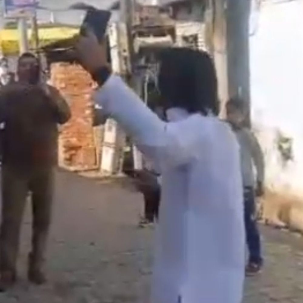 देवबंद में माहौल बिगड़ने का प्रयास:ईद की नमाज़ के बाद अमेरिका और इजरायल के खिलाफ की नारेबाजी, पुलिस को पीछे हटना पड़ा