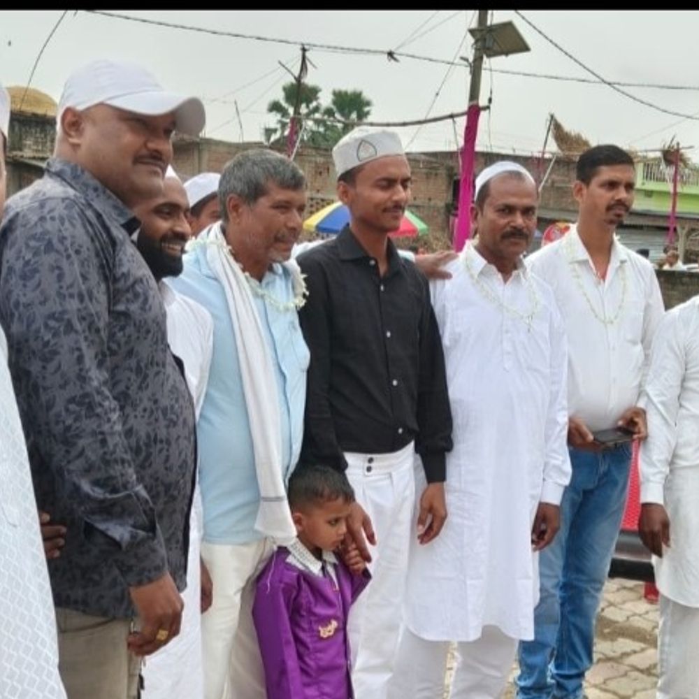 बेगूसराय में ईद का त्योहार शांतिपूर्ण ढंग से संपन्न:मस्जिदों और ईदगाहों में उमड़ी नमाजियों की भीड़, अमन-चैन की दुआ मांगी