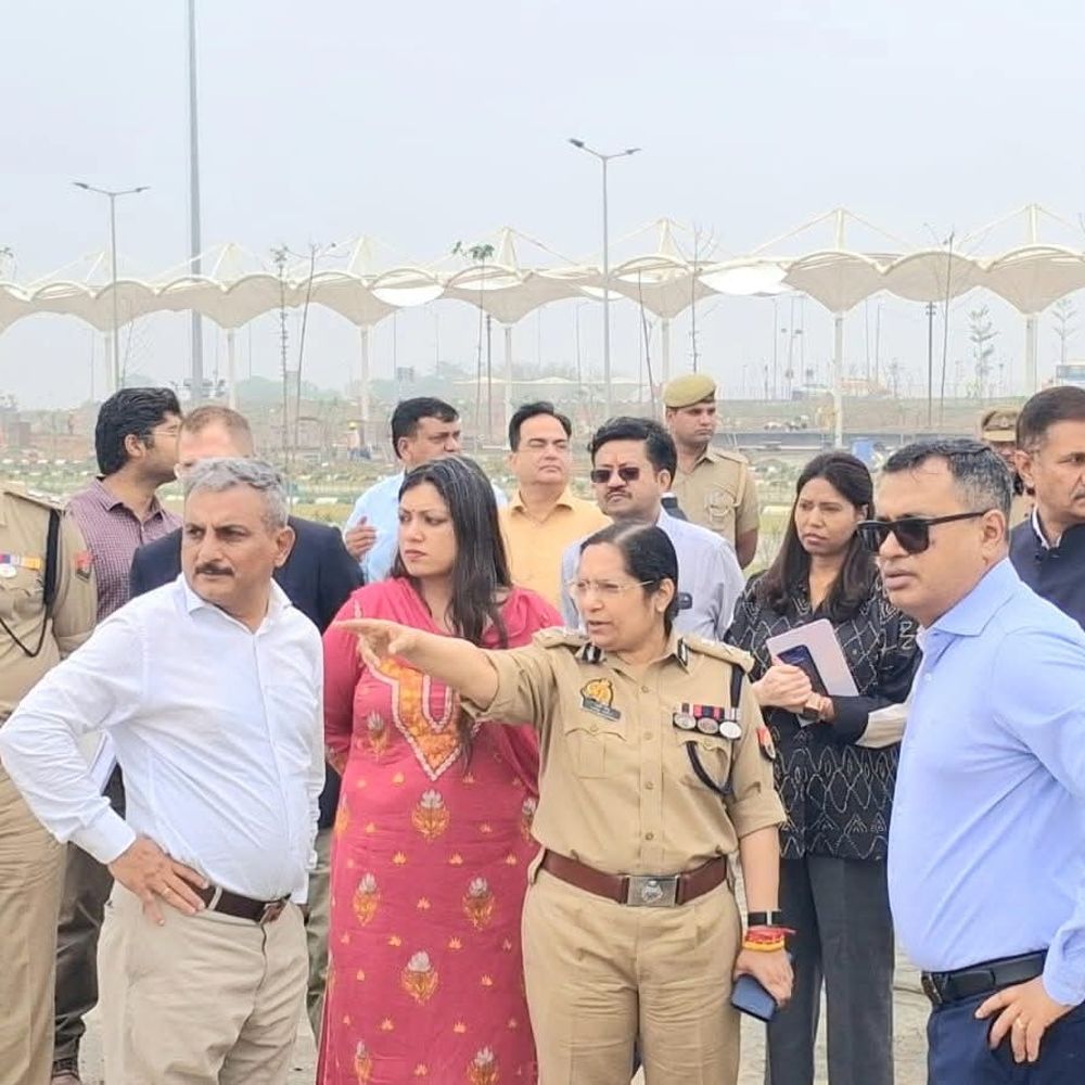 नोएडा इंटरनेशनल एयरपोर्ट के पास पांच अस्थाई चौकी बनी:7 अतिरिक्त पीआरवी वाहन तैनात, सुरक्षा के मद्देनजर लिया निर्णय