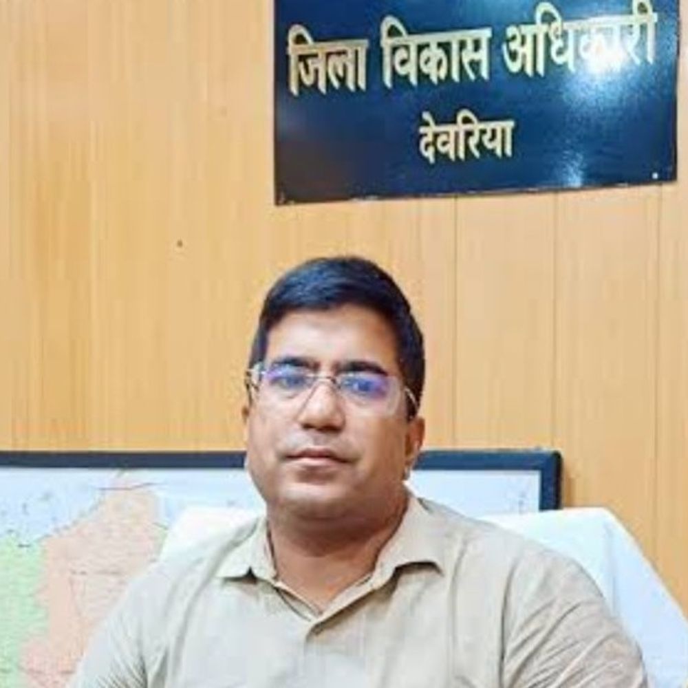 देवरिया में 4.5 साल से जांच लंबित:अभिलेख न देने पर चार ग्राम सचिवों को नोटिस जारी