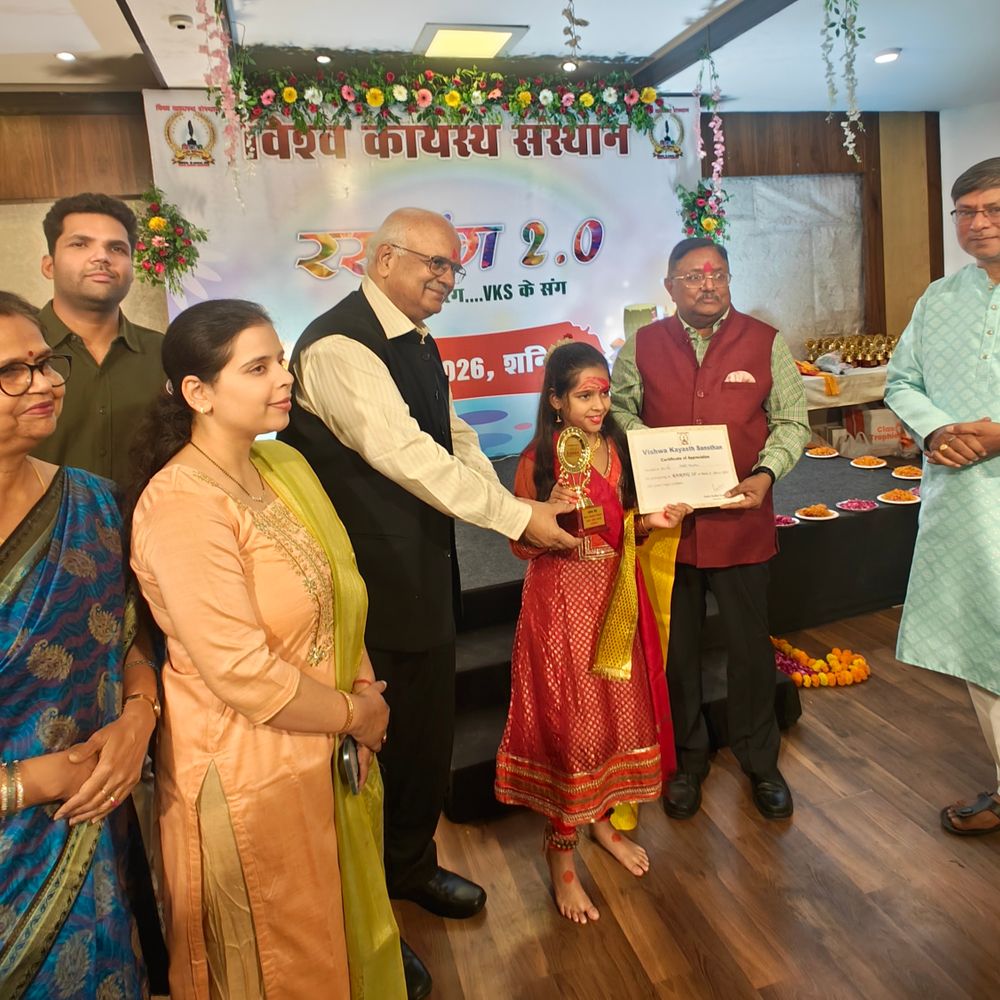 विश्व कायस्थ संस्थान का सामूहिक होली मिलन:गोमती नगर स्किल क्लब में रंग, संगीत और सौहार्द के साथ