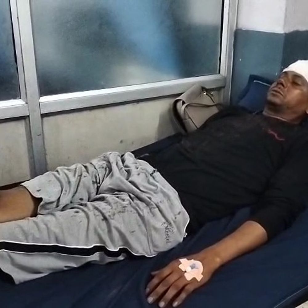 मंदिर निर्माण को लेकर दो पक्ष भिड़े:लाठी-डंडों से हमला, एक व्यक्ति को आई चोट