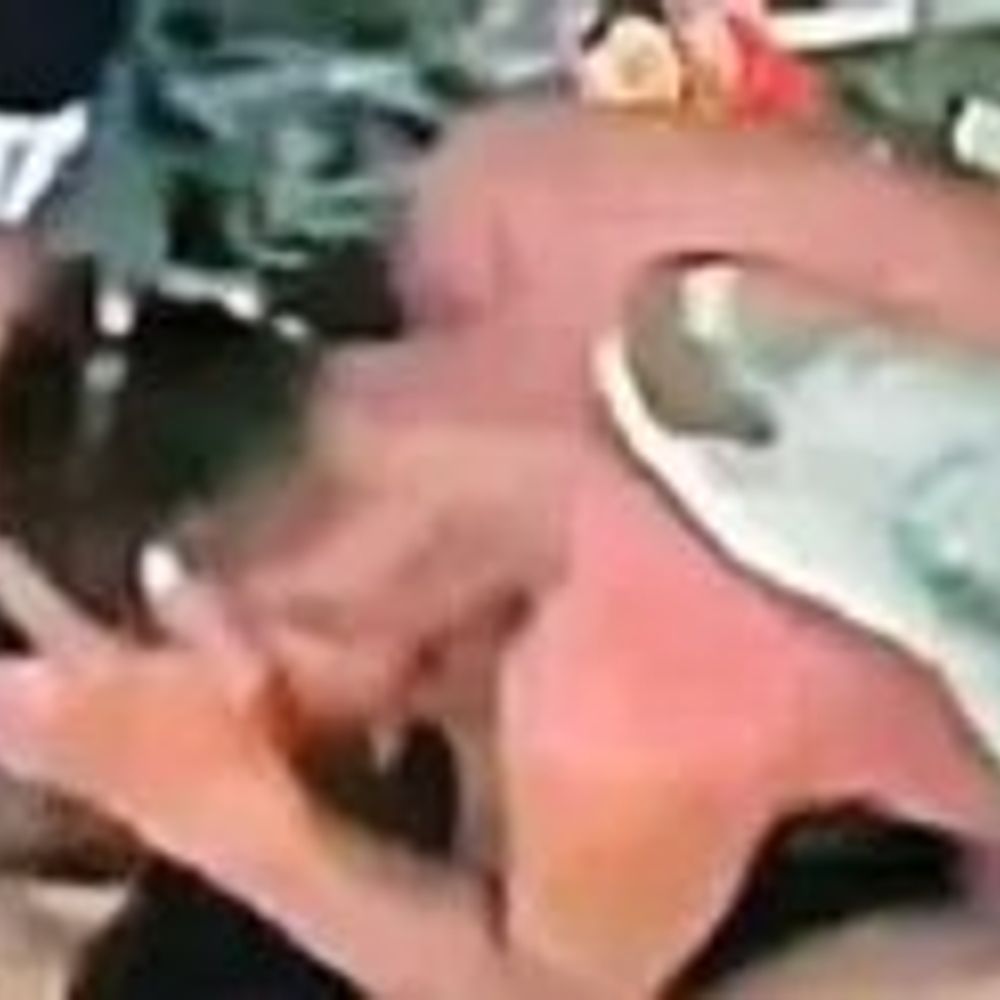 लखनऊ में युवक को होटल में गिराकर लातों से मारा:अश्लील वीडियो बनाया, ₹35 हजार लूटे; ग्राइंडर ऐप पर की थी दोस्ती