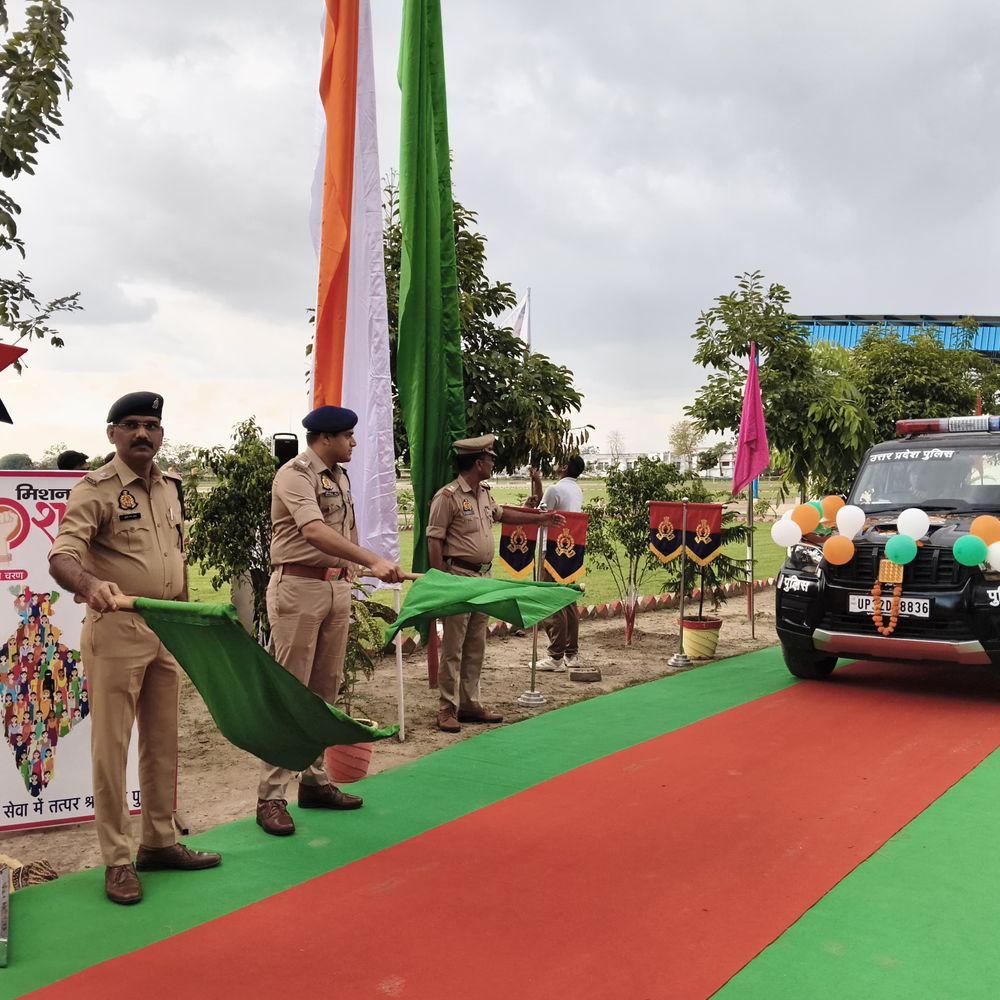 श्रावस्ती में डायल 112 को मिलीं 7 नई स्कॉर्पियो:GPS और बॉडी कैमरे जैसी सुविधाएं, वायरलेस संचार शामिल