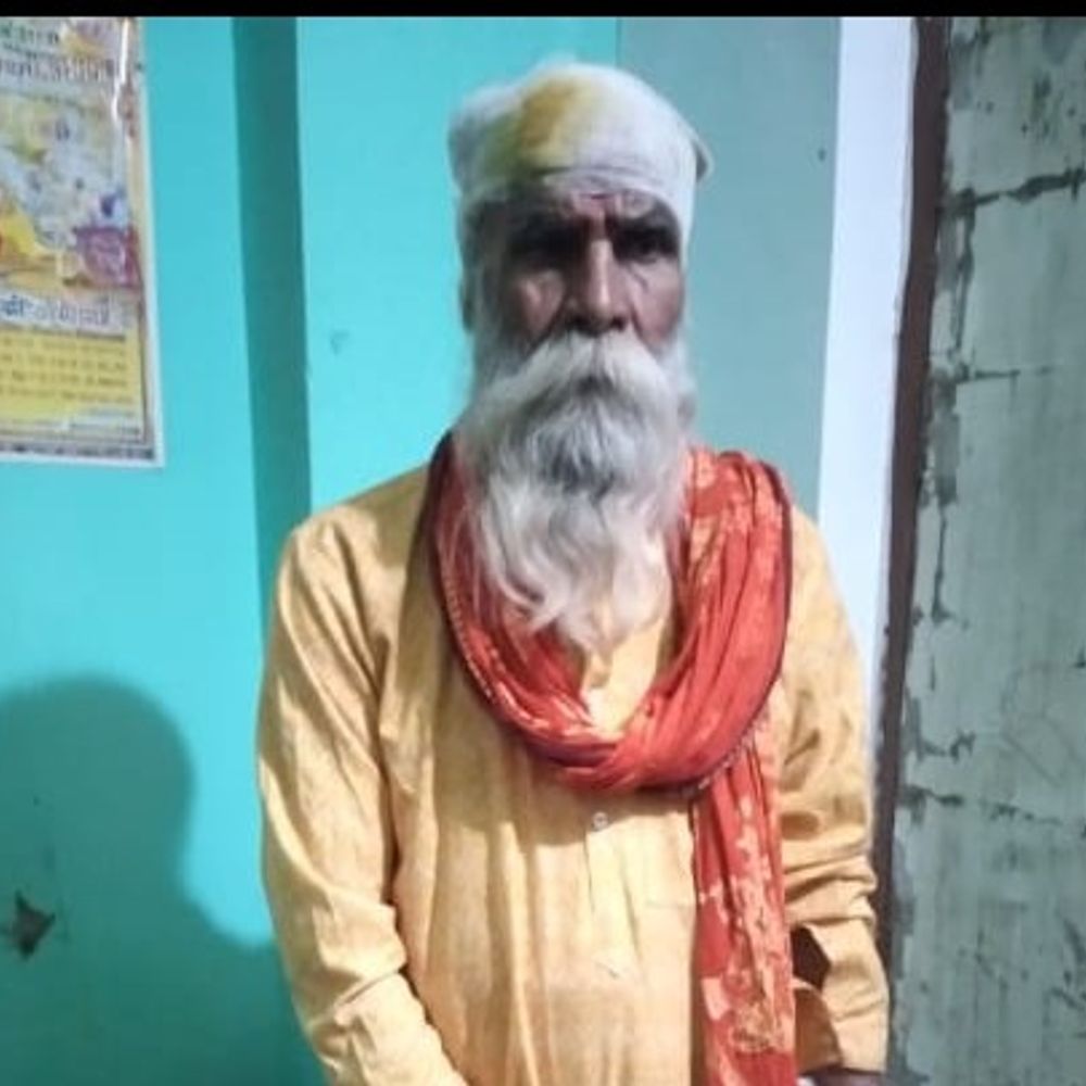 मैनपुरी में संत पर हमला, मारपीट और लूट:हनुमान मंदिर से हटाने की कोशिश पर विवाद, पुलिस से शिकायत