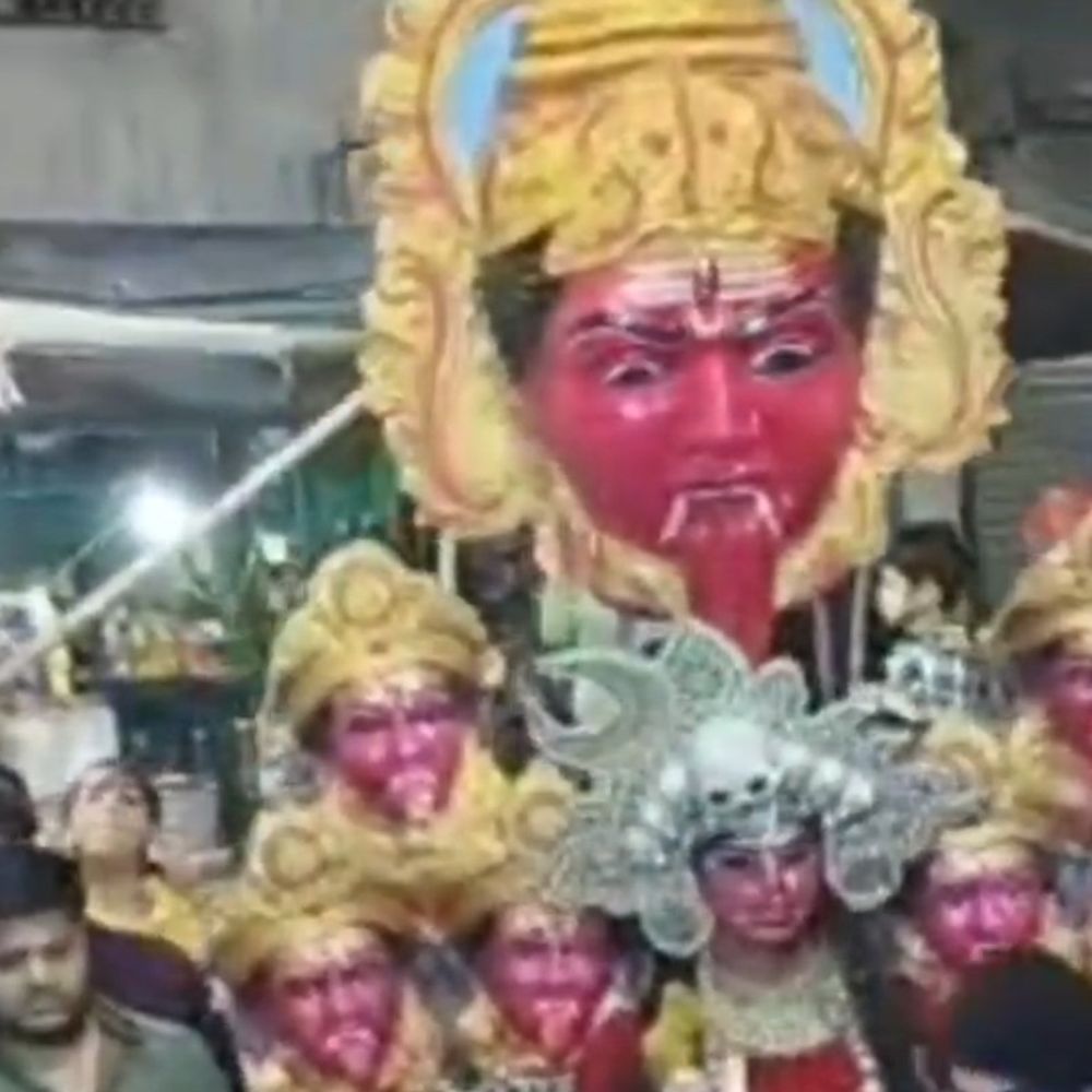 हाथरस में 231 साल पुरानी गणगौर शोभायात्रा निकली:भक्तों की भीड़ उमड़ी, देर रात तक शोभायात्रा की धूम