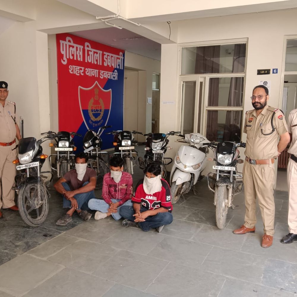 डबवाली में बठिंडा के 3 शातिर वाहन चोर गिरफ्तार:  चोरी की 6 बाइकें और एक स्कूटी बरामद; नशे के आदी हैं, पहले भी दर्ज हैं केस – dabwali News