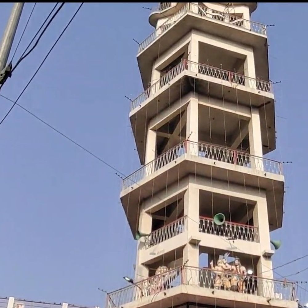 बांदा में नवरात्र के तीसरे दिन भक्तों की भीड़:श्रद्धालुओं ने मां चंद्रघंटा की विधि-विधान से की पूजा-अर्चना