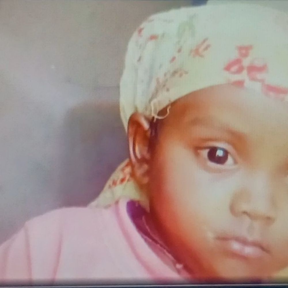 गड्ढे में डूबने से 3 वर्षीय बच्ची की मौत:रायबरेली में खेलते समय पानी के गड्ढे में गिरी, अस्पताल ले जाने पर डॉक्टरों ने मृत घोषित किया